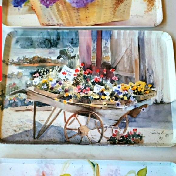 Breakfast tray with Judy Buswell watercolors - Picture 2 of 3
